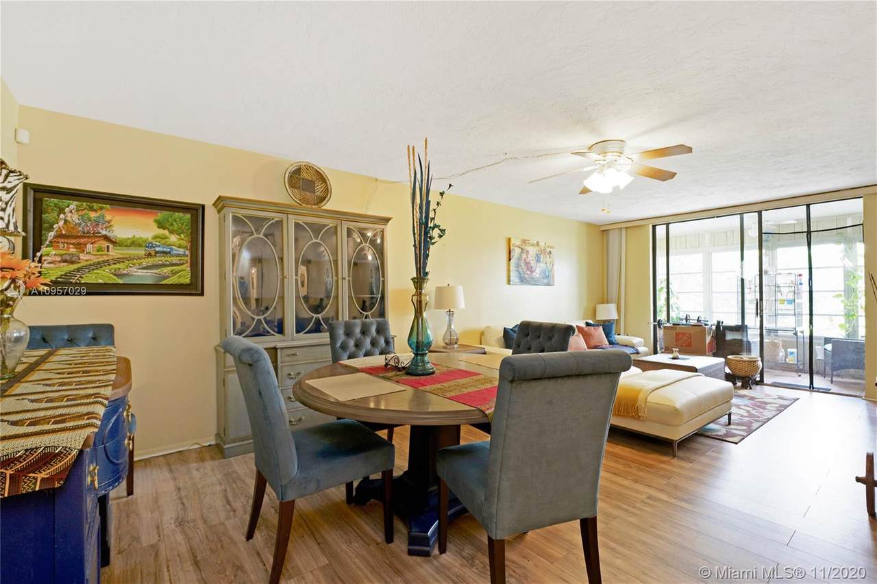 2831 Somerset Dr - Photo 1