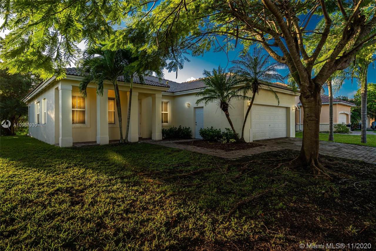1550 17th Ave - Photo 1