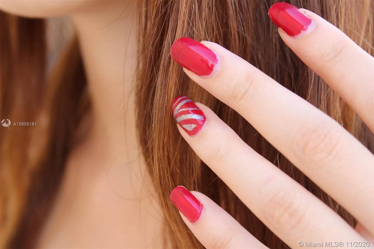 Nail Salon - Photo 1
