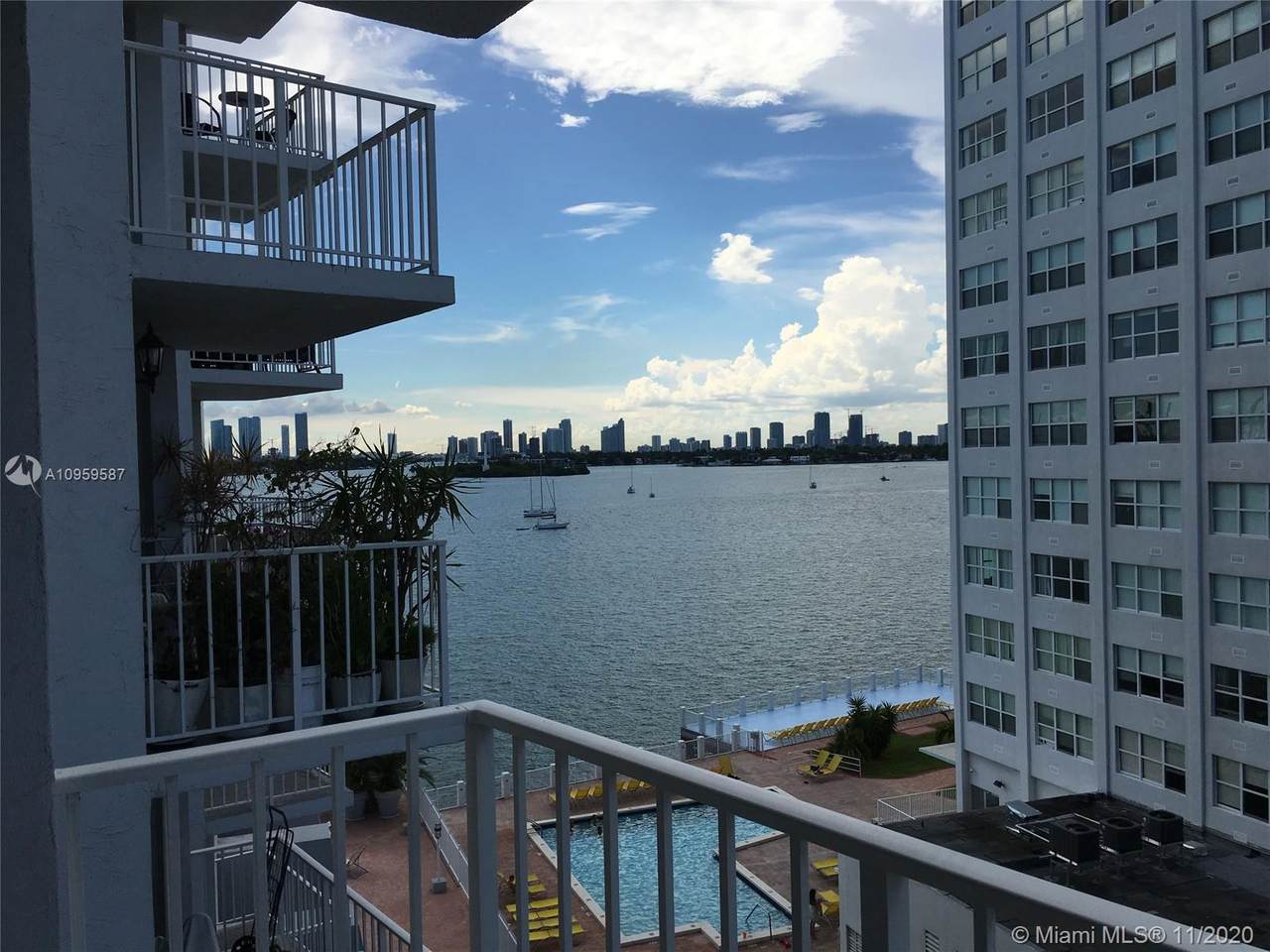 1228 West Ave - Photo 1