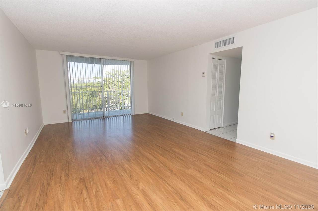 498 165th St Rd - Photo 1