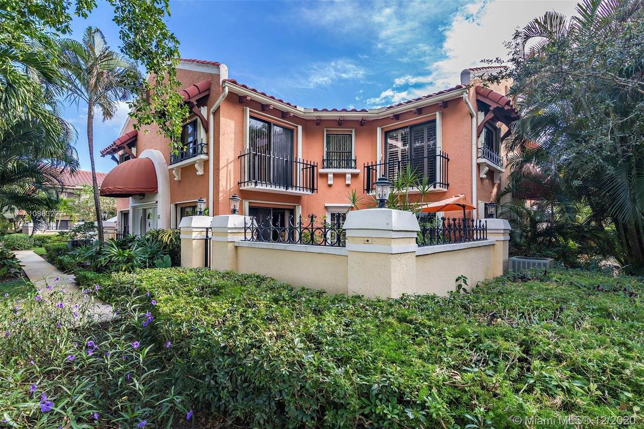 10 Uno Lago Drive - Photo 1