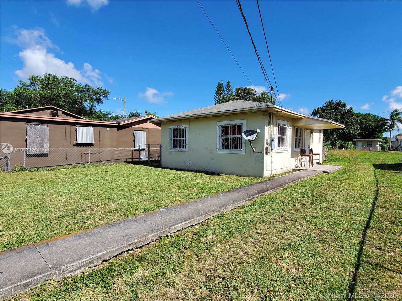 513 8th Ave - Photo 1