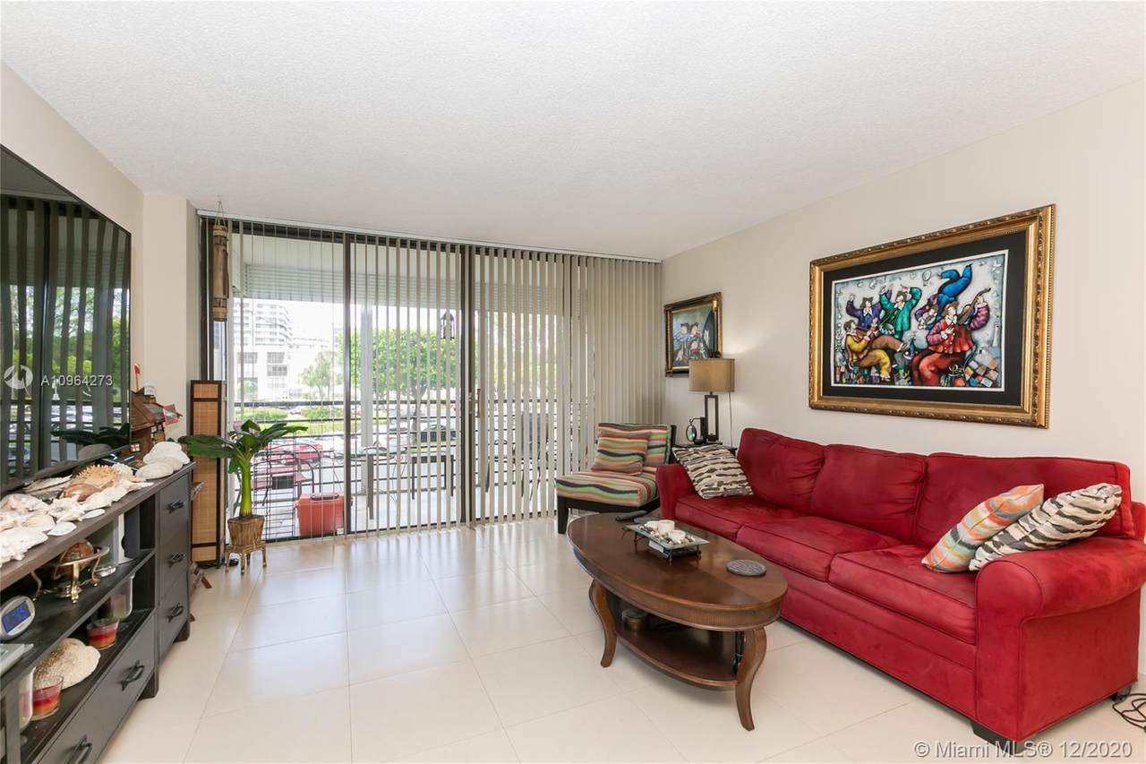 20500 Country Club Dr - Photo 1