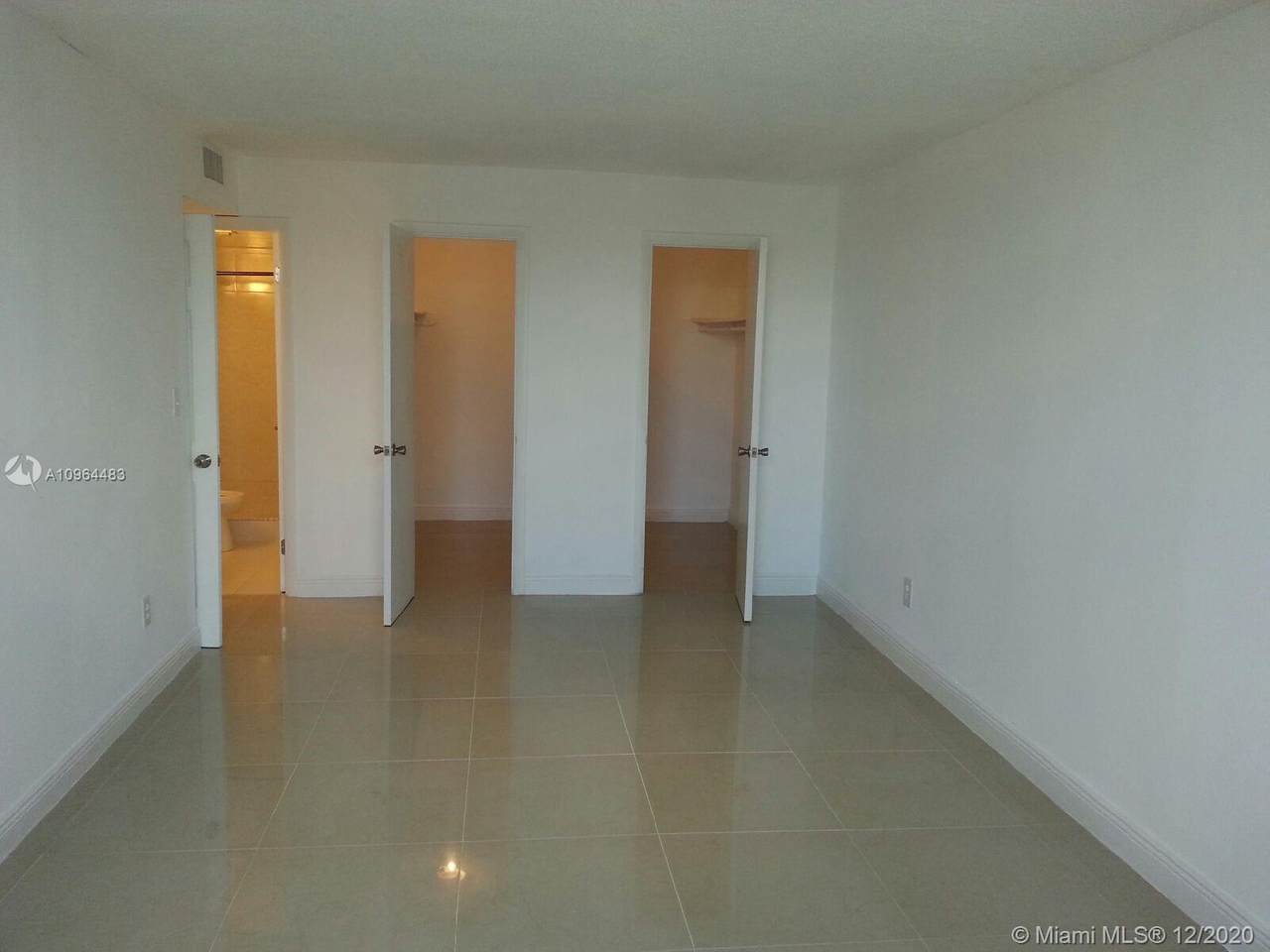 488 165th St Rd - Photo 1