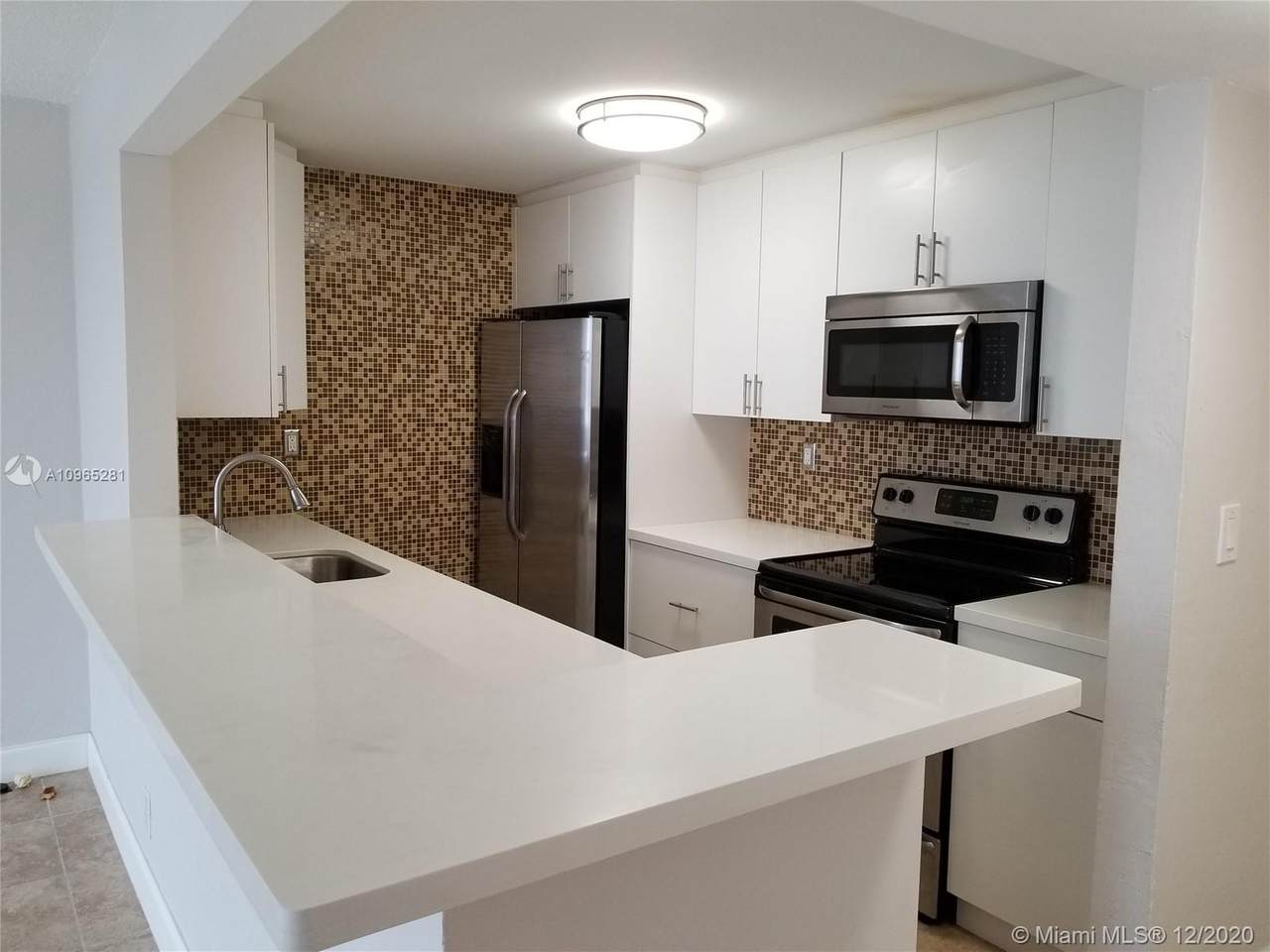 9143 77th Ave - Photo 1