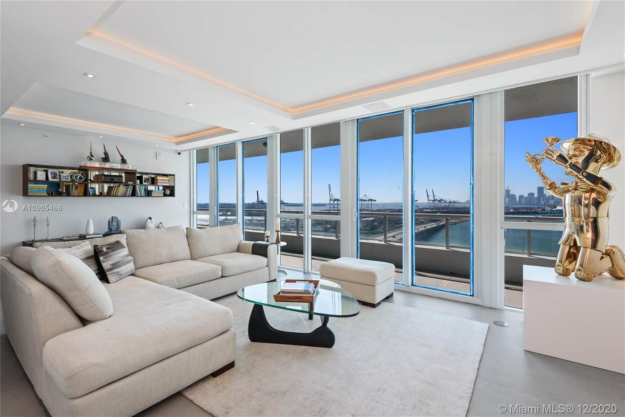 520 West Ave - Photo 1