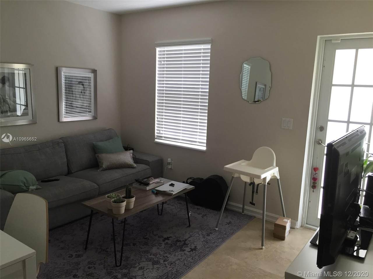 119 Salamanca Ave - Photo 1