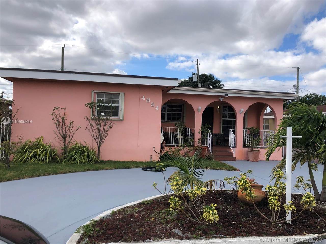 4854 9th Ct - Photo 1