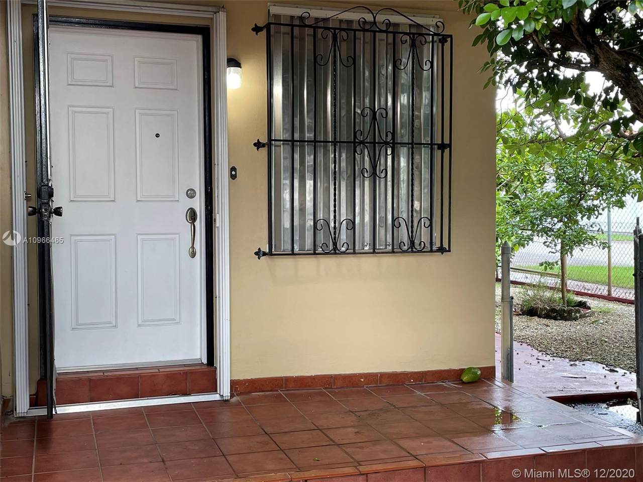 1401 37th St - Photo 1