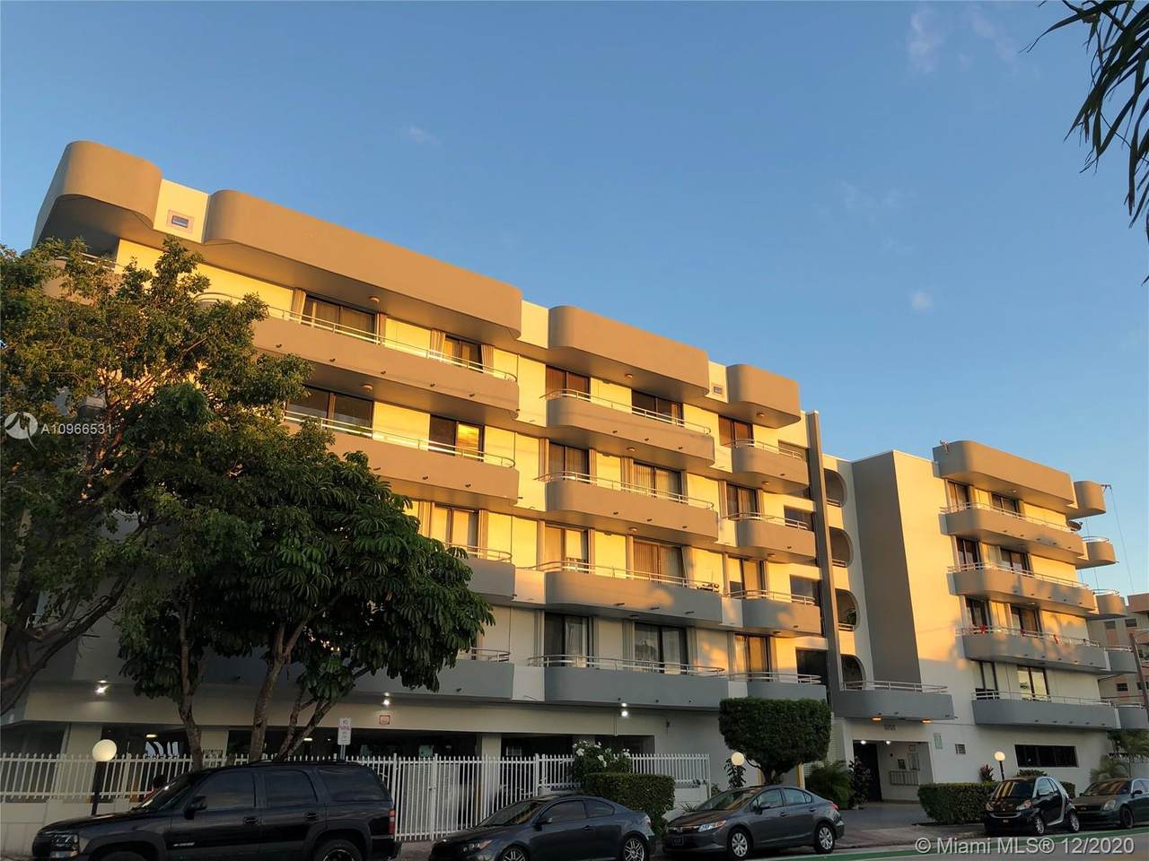 8201 Byron Ave - Photo 1