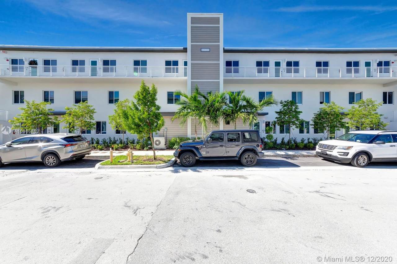 10295 64 TERRACE - Photo 1