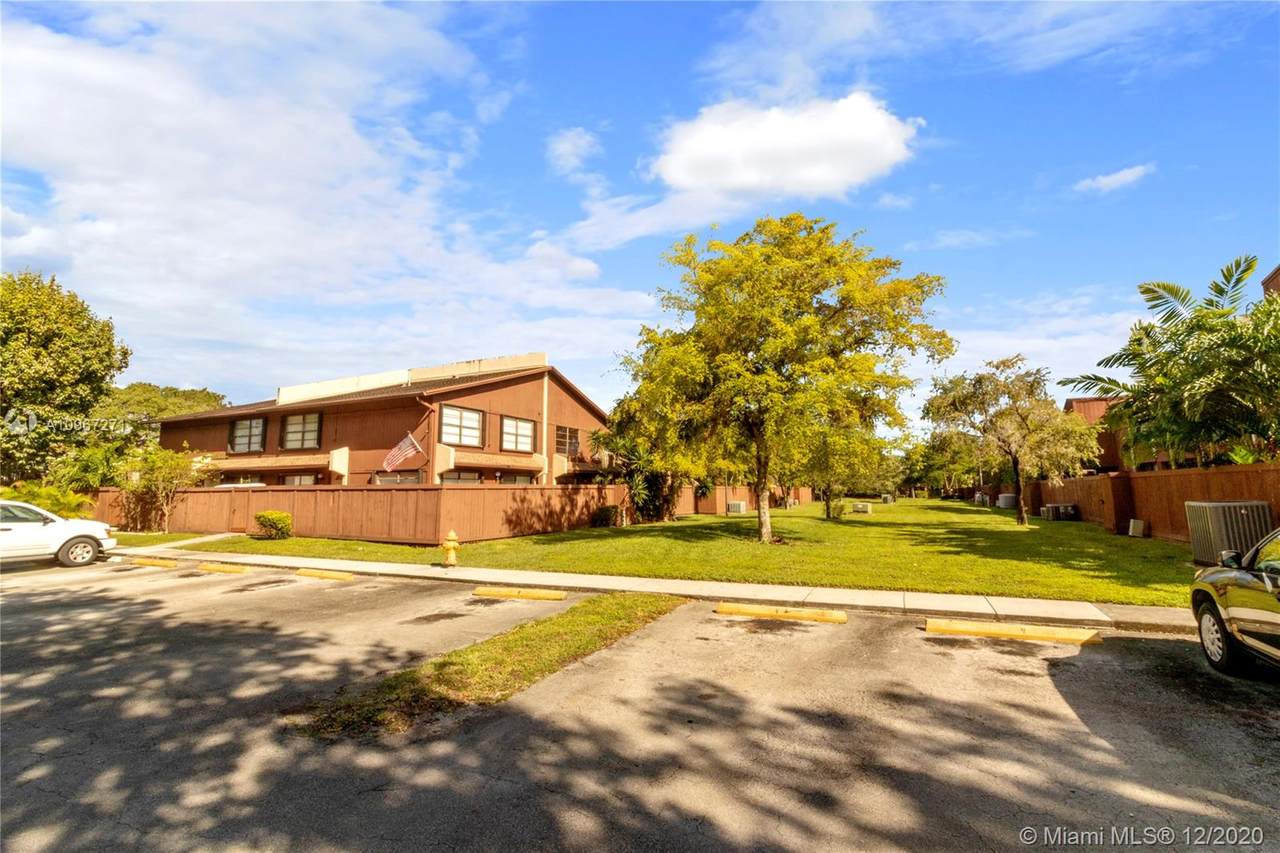 7059 115th Pl - Photo 1