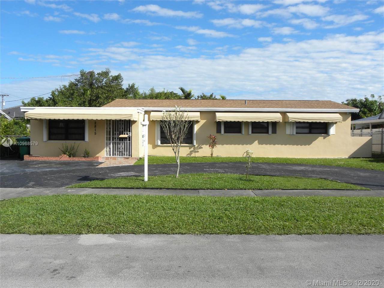 2815 105th Ct - Photo 1