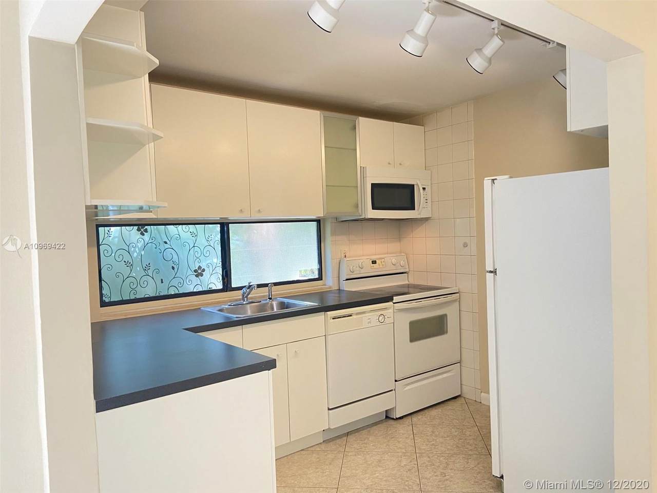 16919 Bay Rd - Photo 1