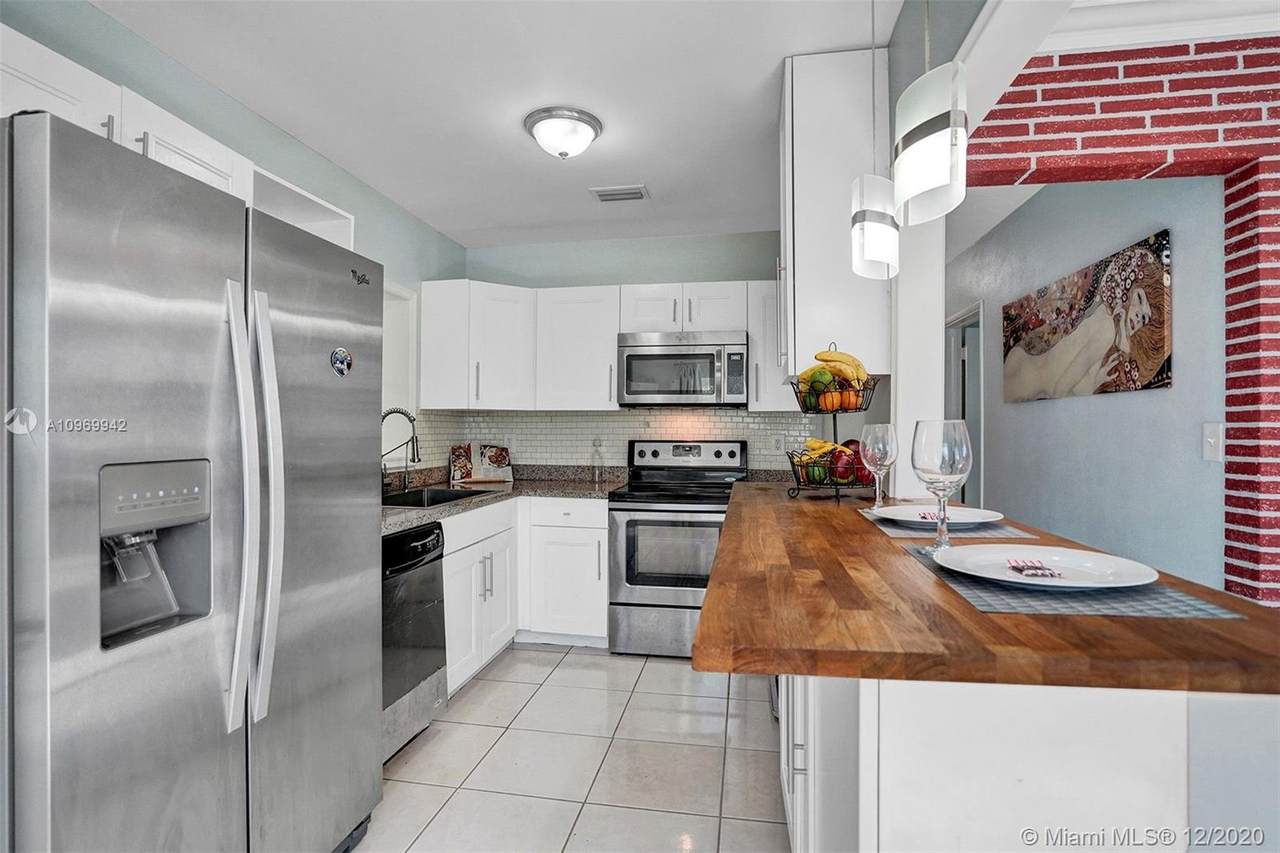 607 20th Ave - Photo 1