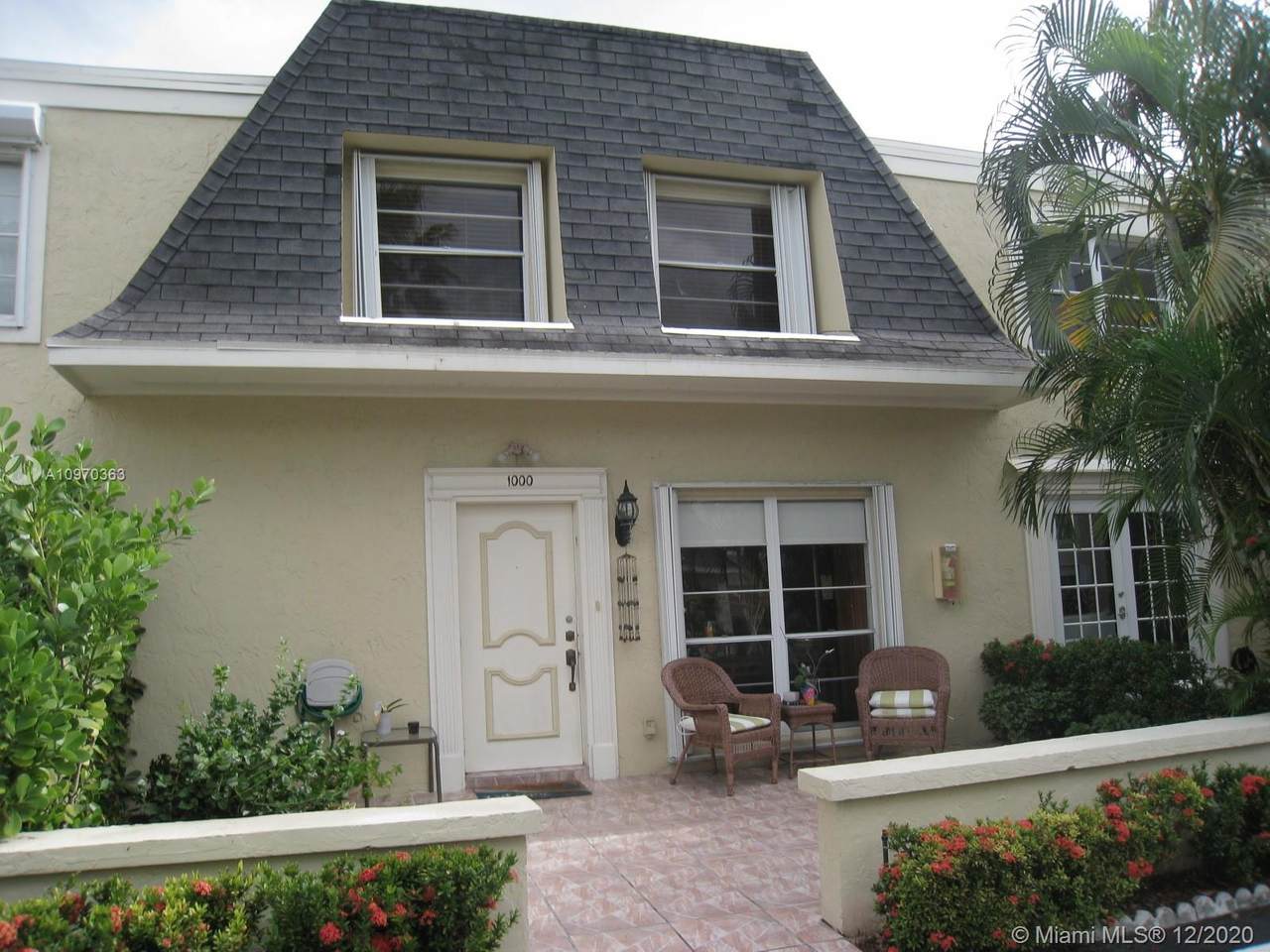 1000 24th Ave - Photo 1
