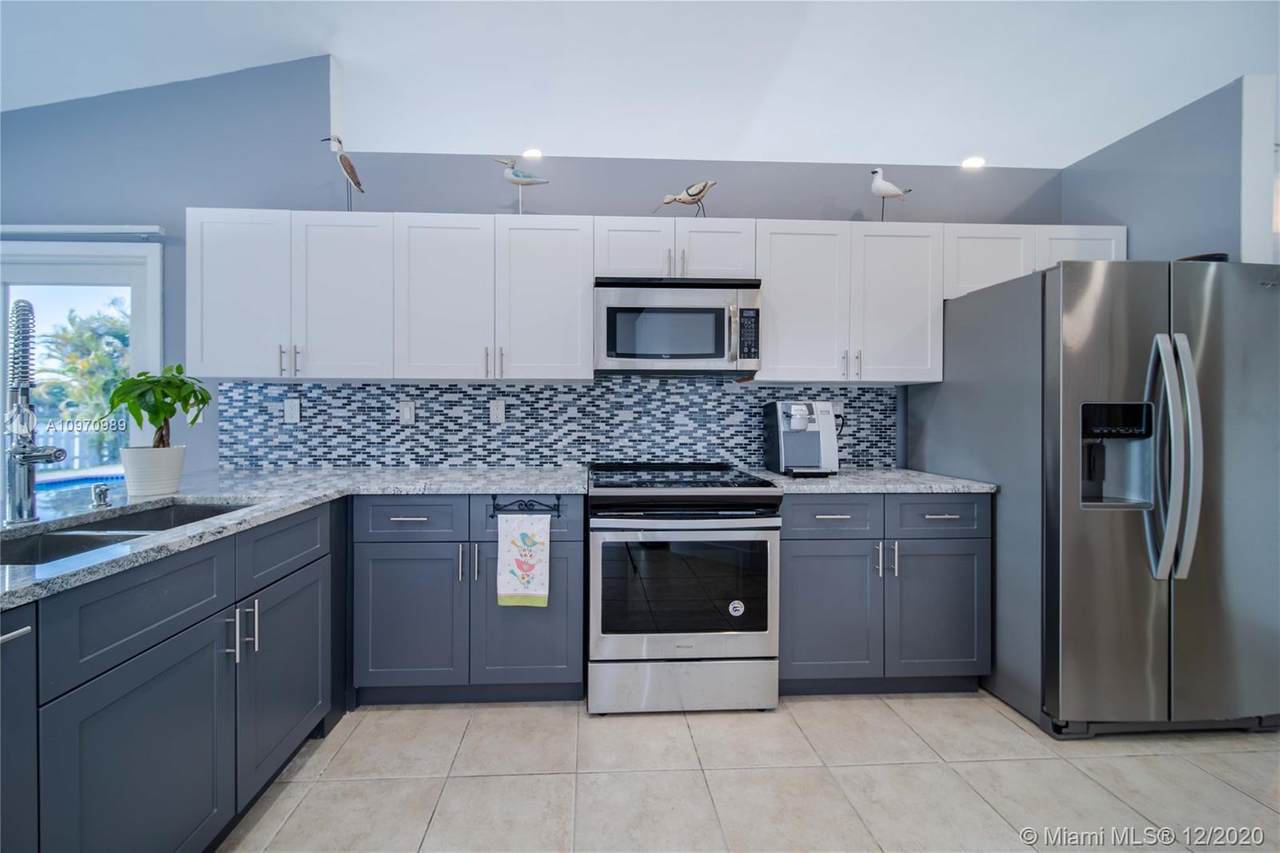 1900 137th Way - Photo 1