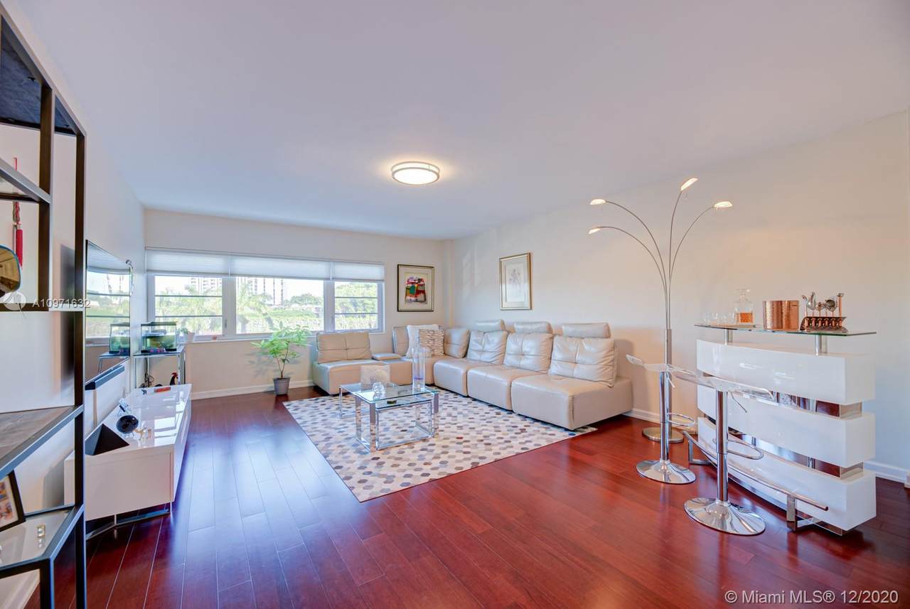 1700 105th St - Photo 1
