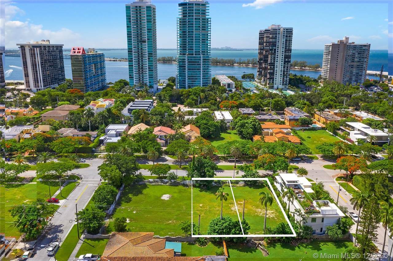 2100 Miami - Photo 1