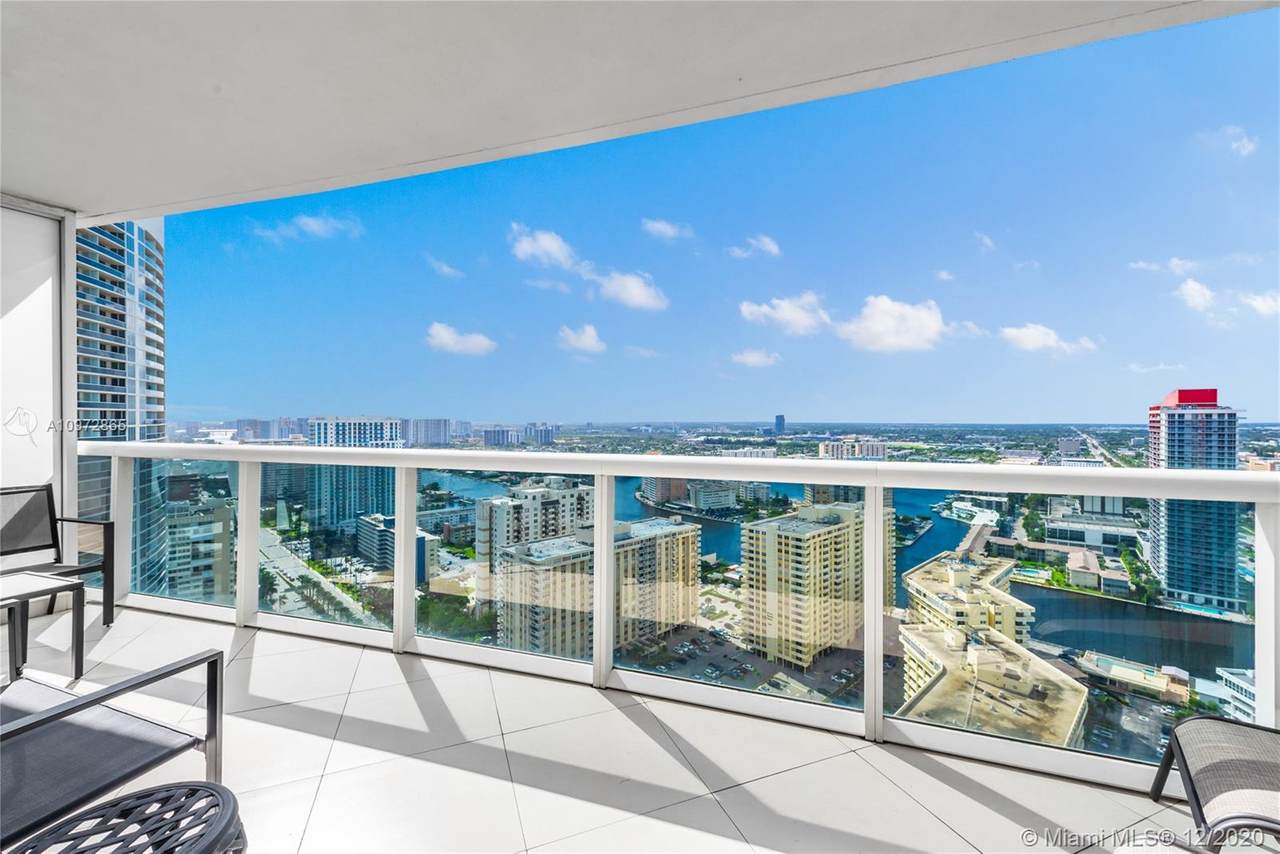 1800 Ocean Dr - Photo 1