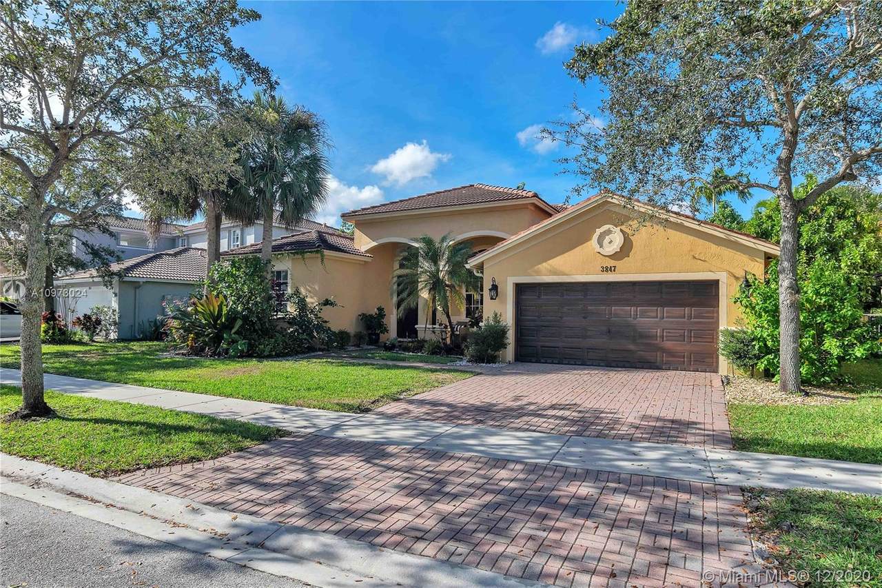 3847 Gardenia Ave - Photo 1