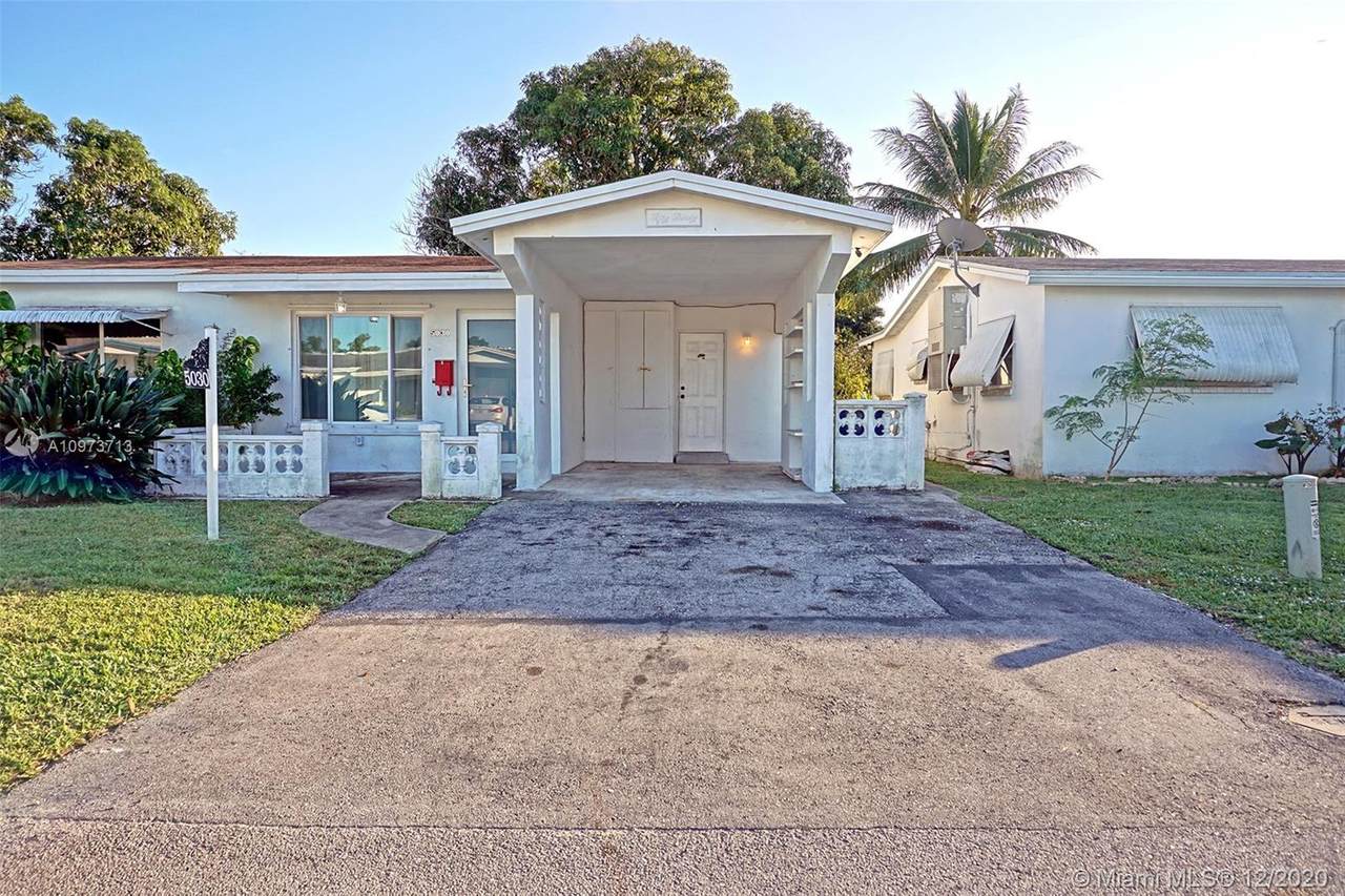 5030 42nd St - Photo 1