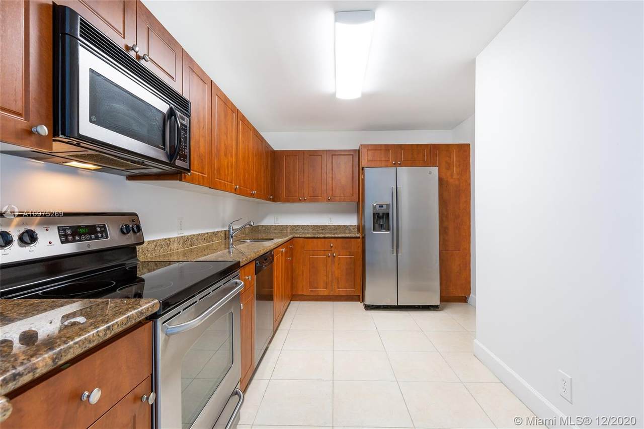 401 69th St - Photo 1