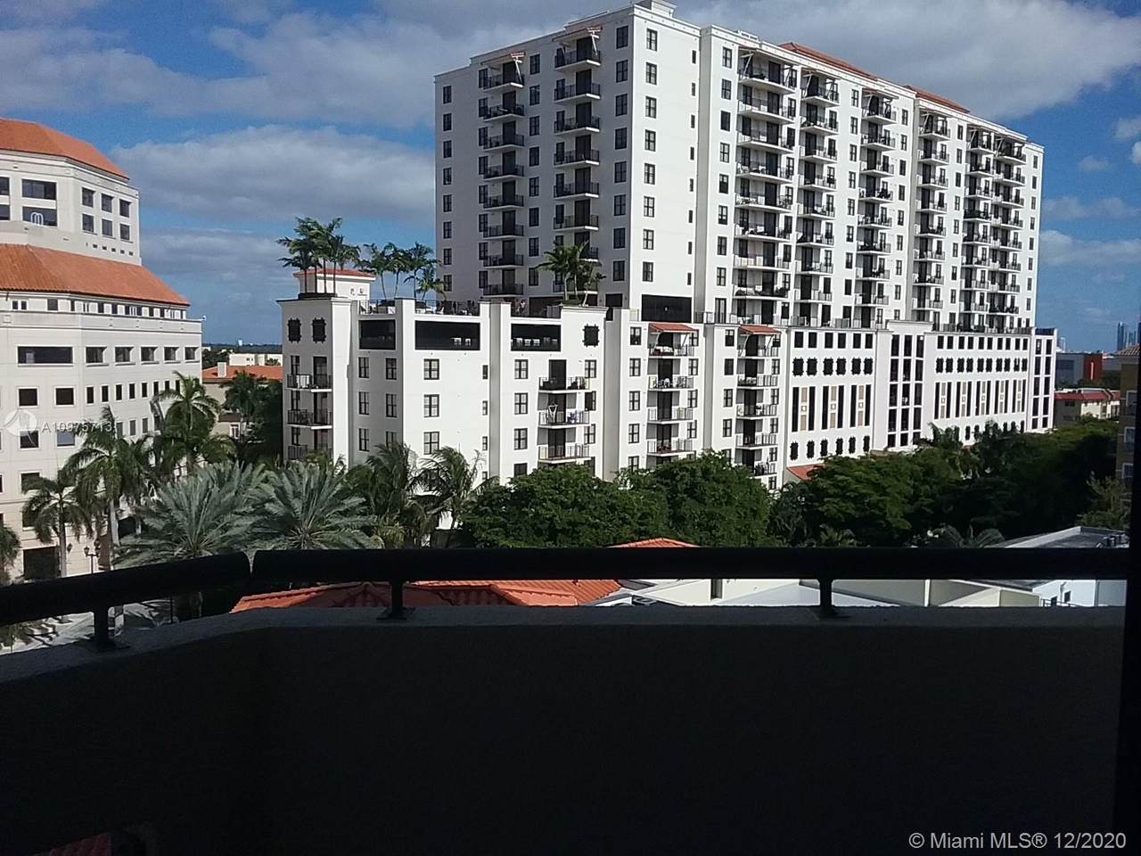 911 Ponce De Leon Blvd - Photo 1