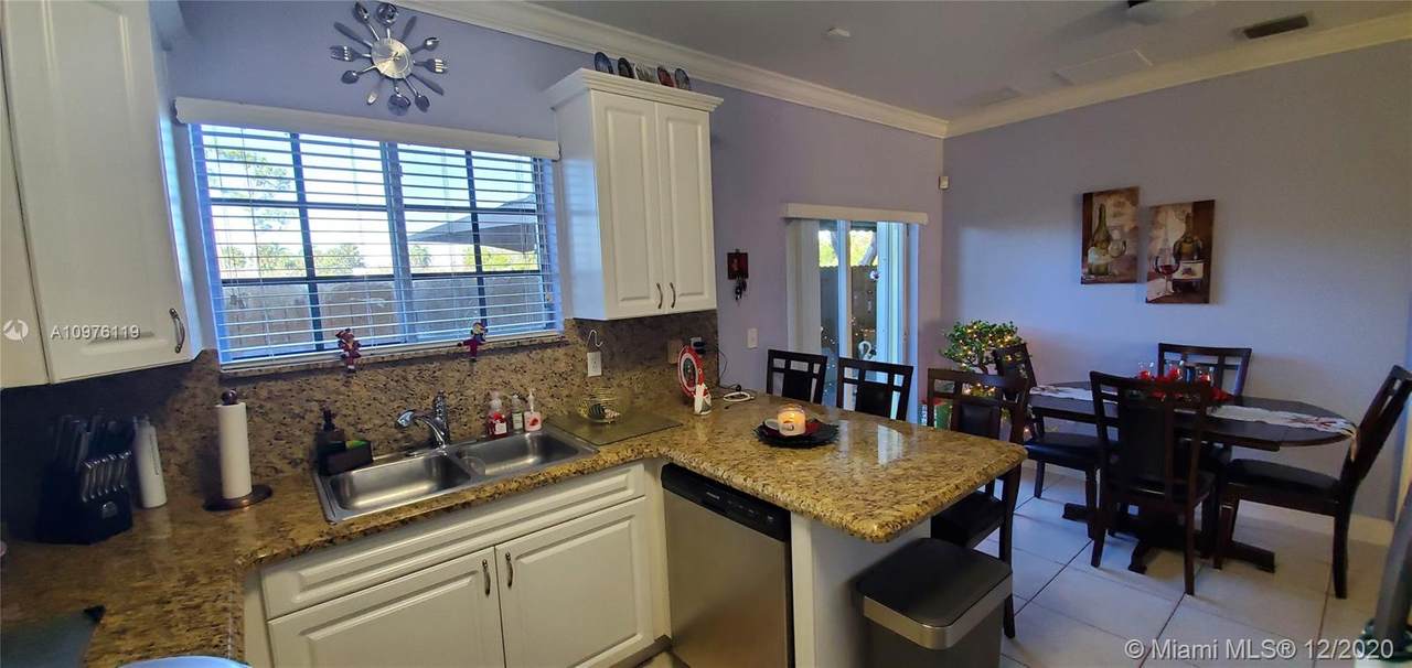 2615 4th St - Photo 1