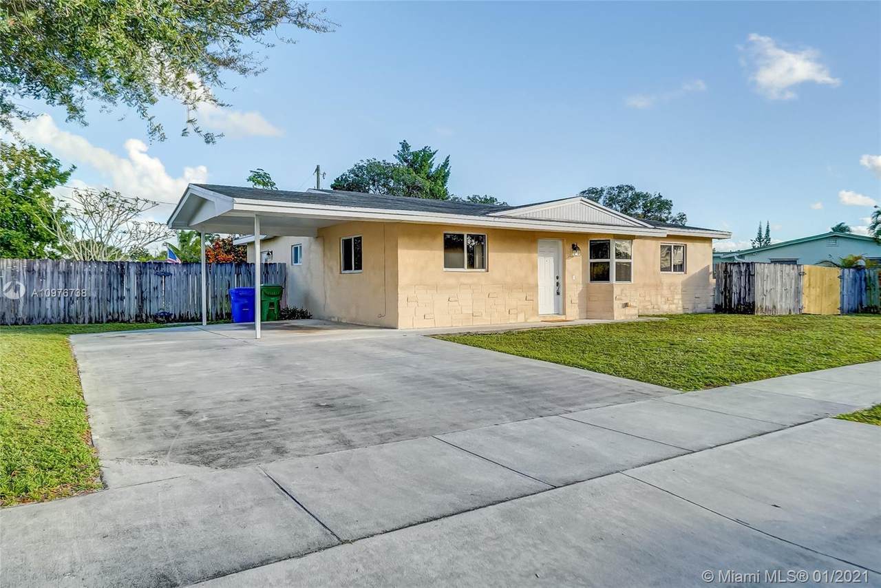 1910 43rd Ave - Photo 1