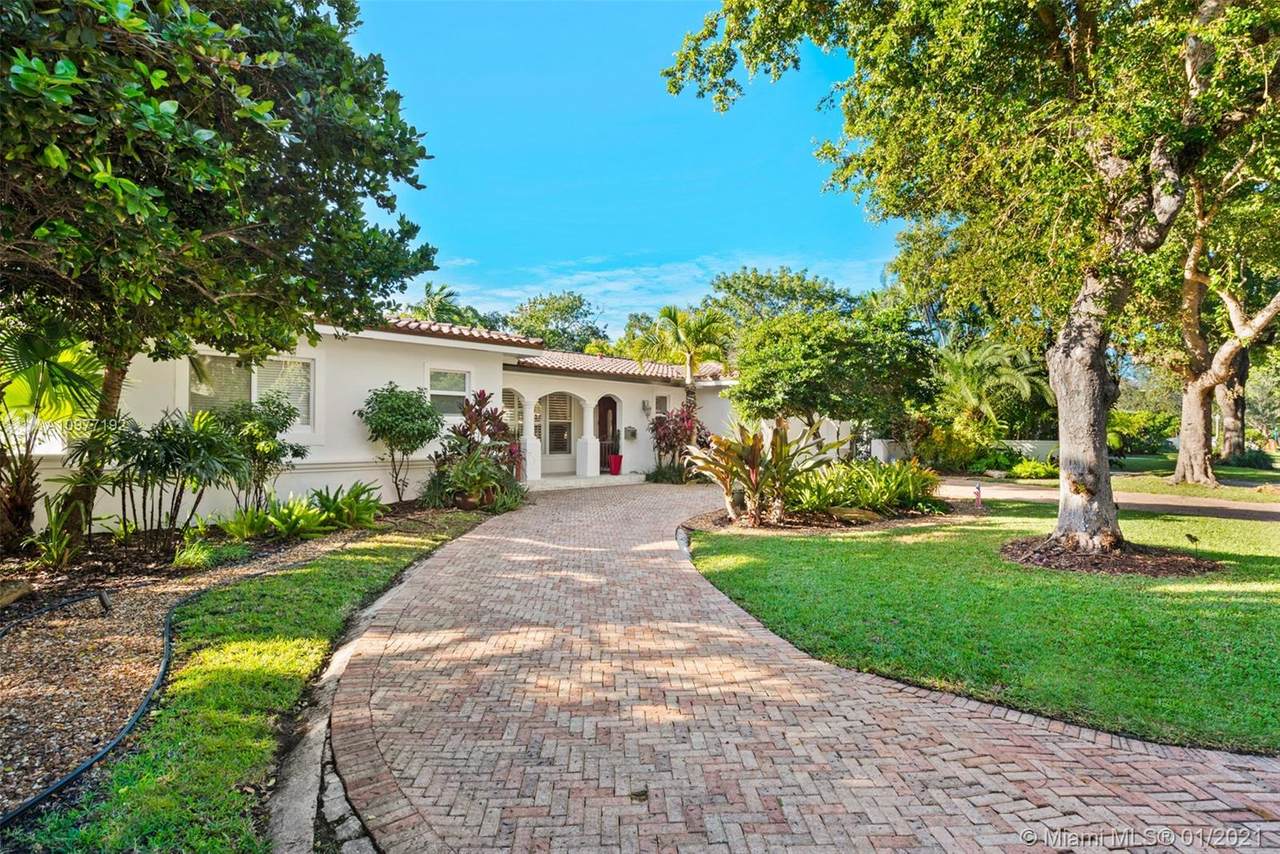 700 Saldano Ave - Photo 1