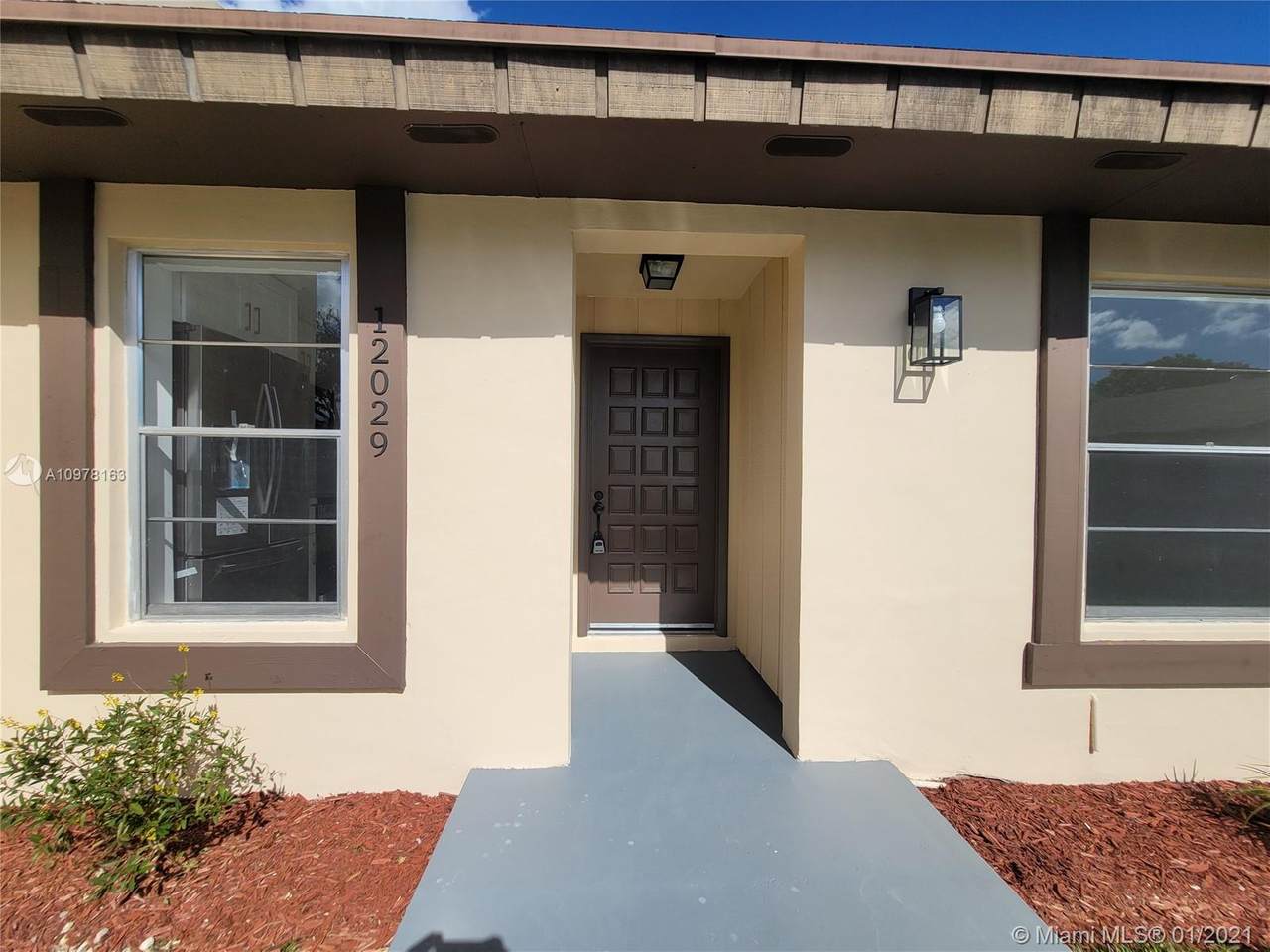 12029 110th St Cir S - Photo 1