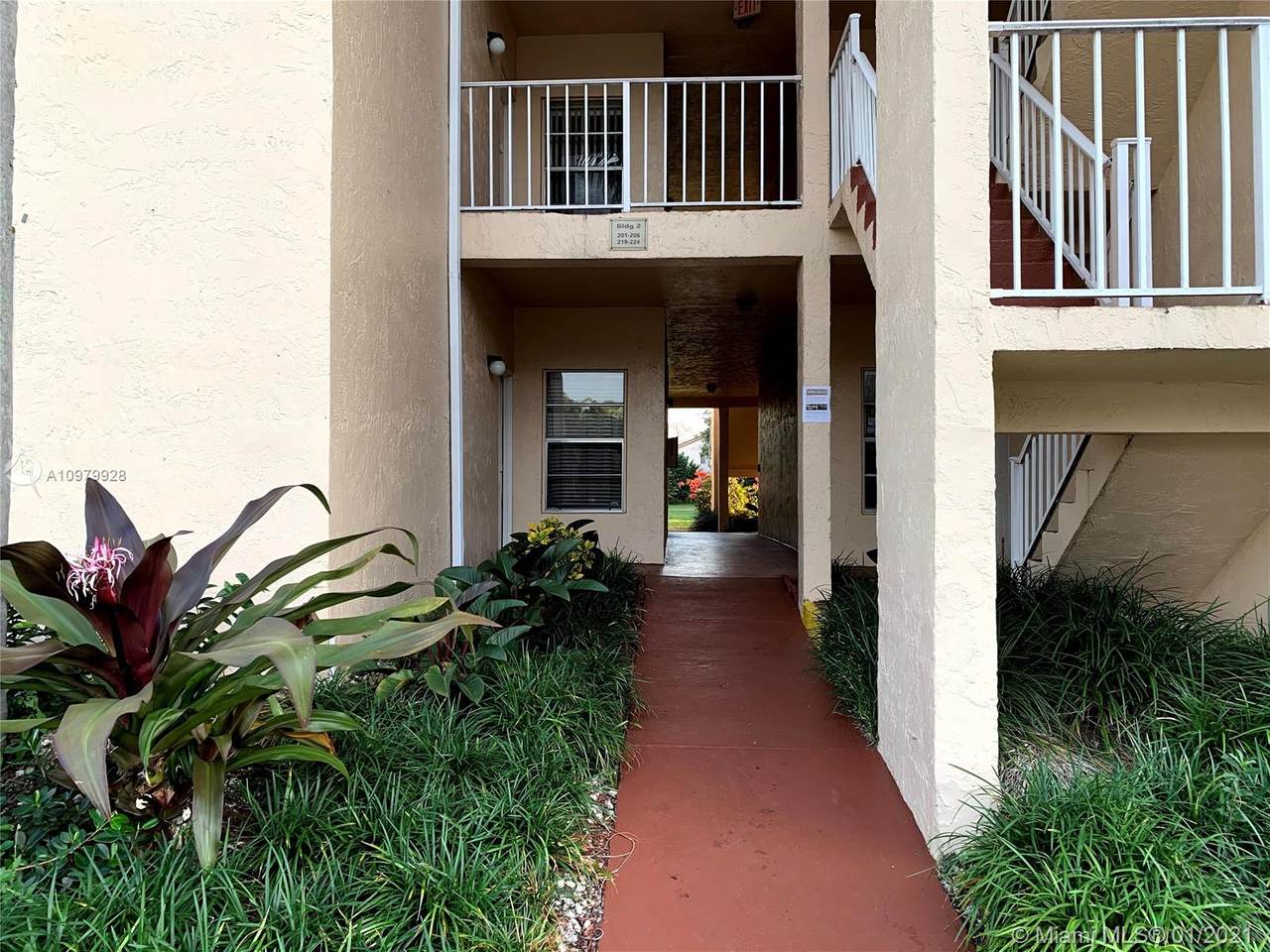 15285 107th Ln - Photo 1