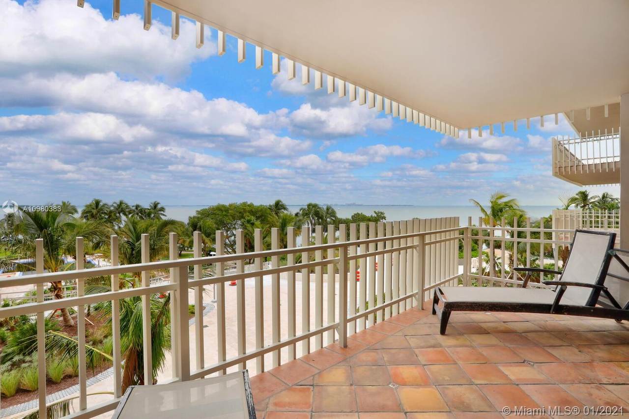 2 Grove Isle Dr - Photo 1