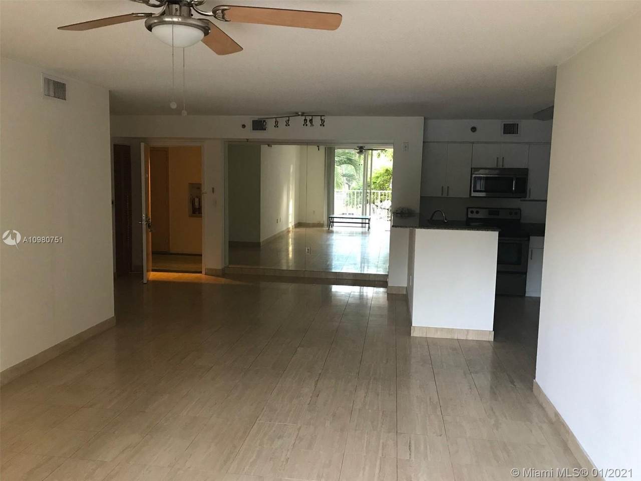 19801 Country Club Dr - Photo 1