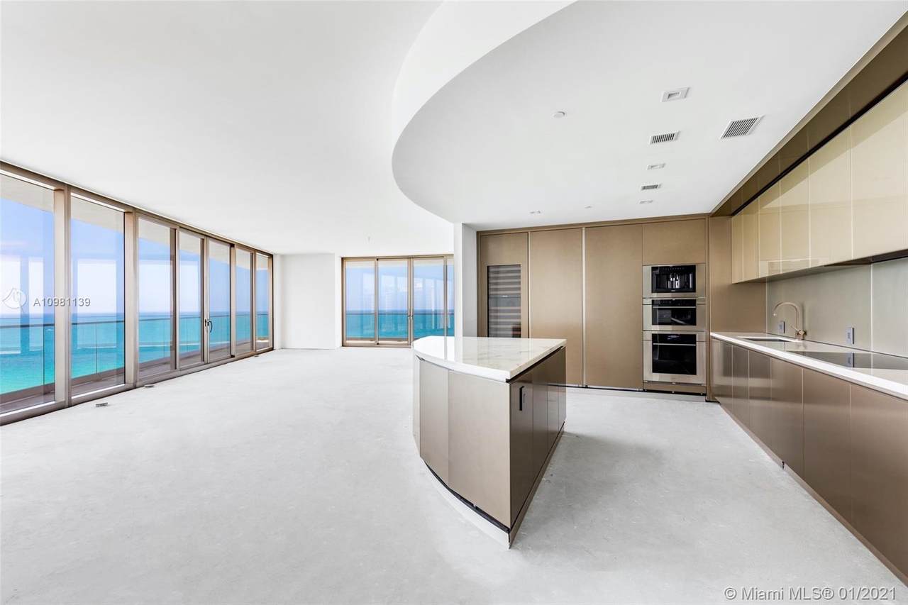 18975 Collins Ave - Photo 1
