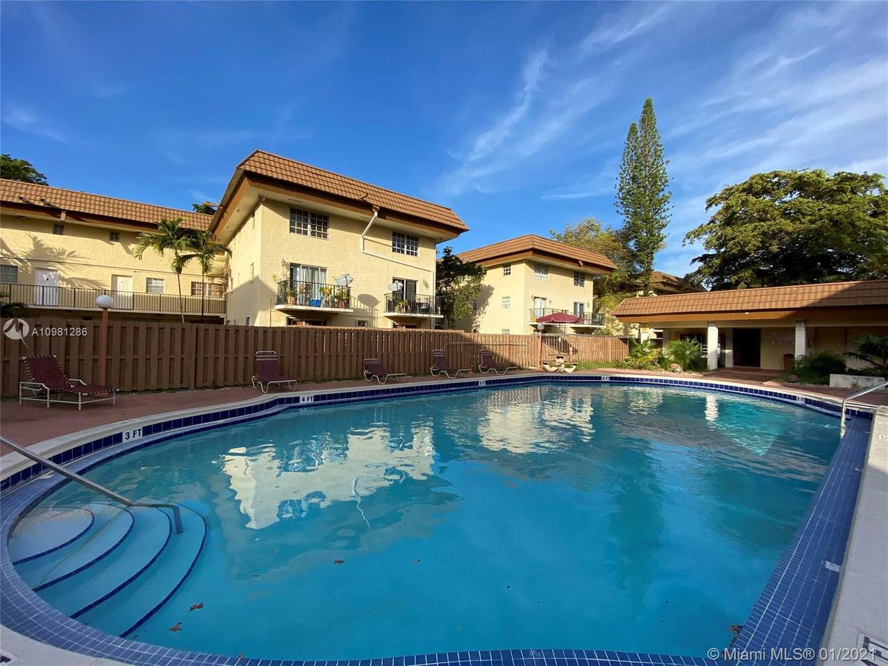 8500 109th Ave - Photo 1