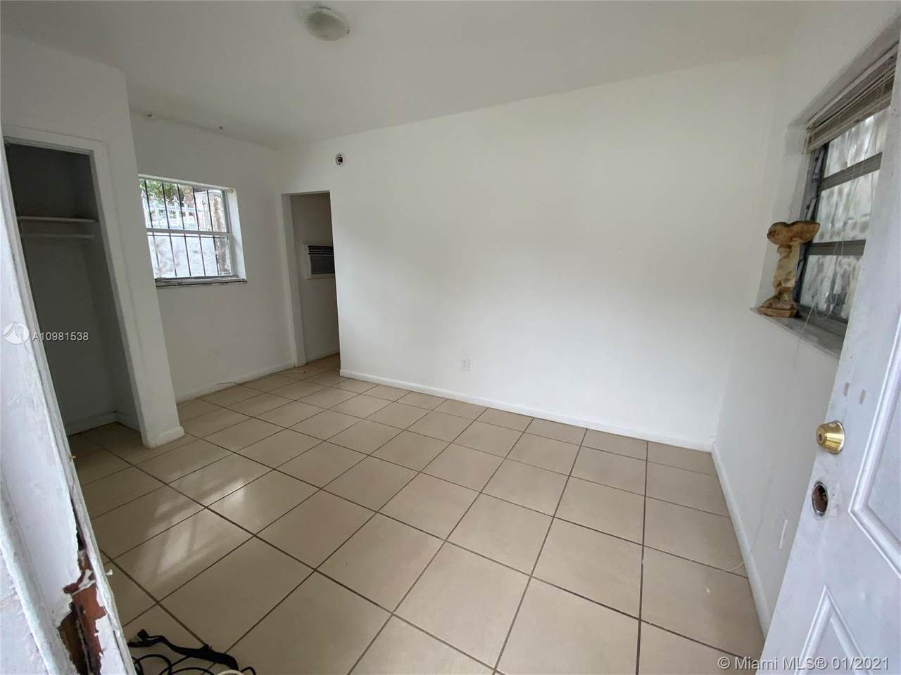 1460 38th St - Photo 1