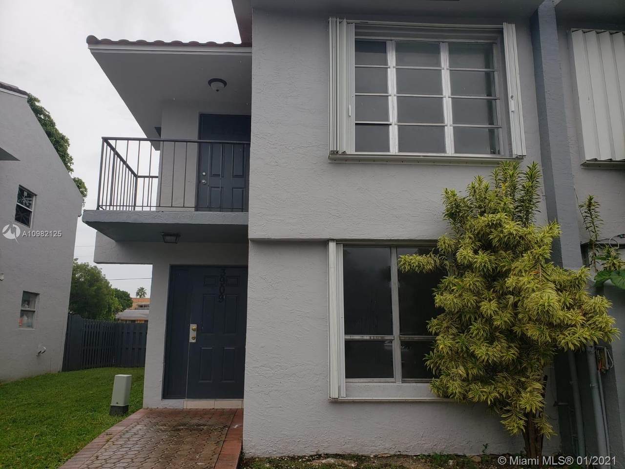 3909 76 Terrace - Photo 1