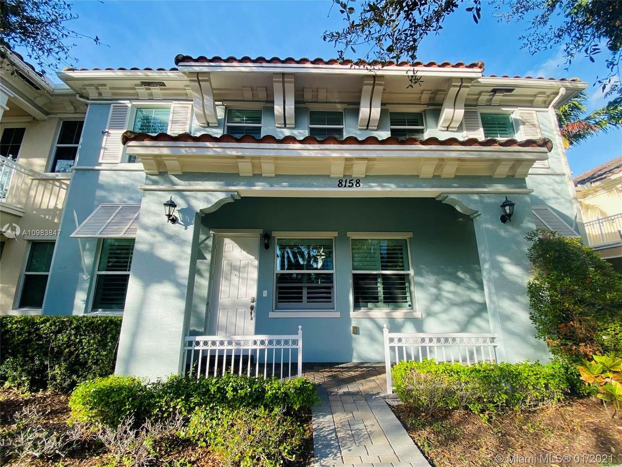 8158 Cascada Isles Dr - Photo 1