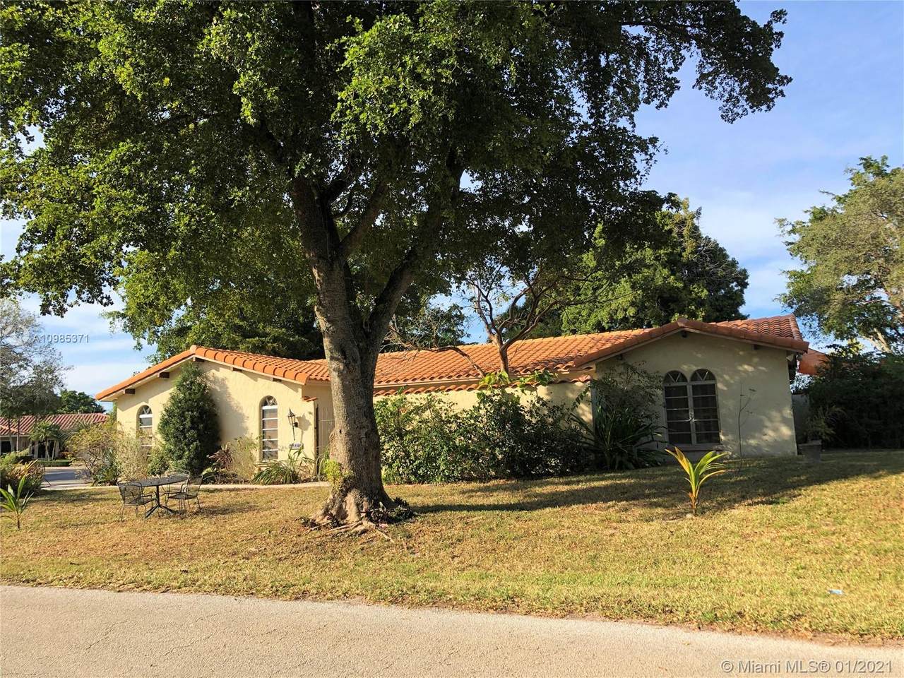 8821 Lake Dasha Dr - Photo 1