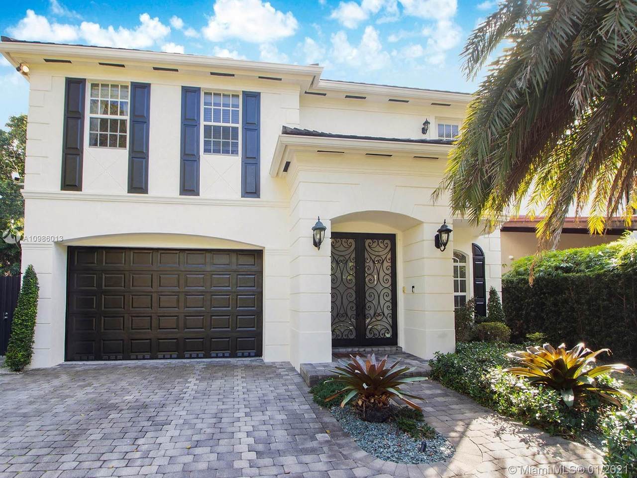 3810 Loquat Avenue - Photo 1