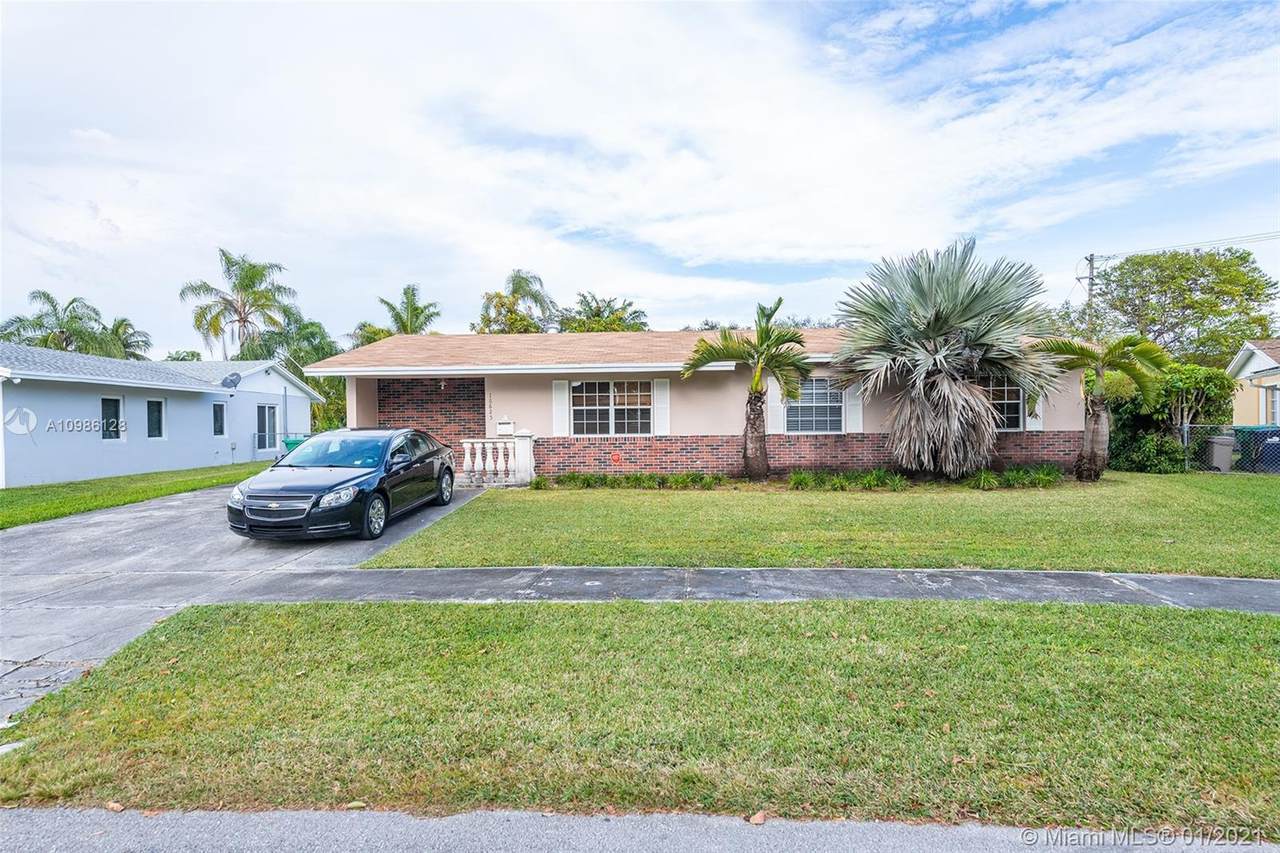 18625 90th Ave - Photo 1