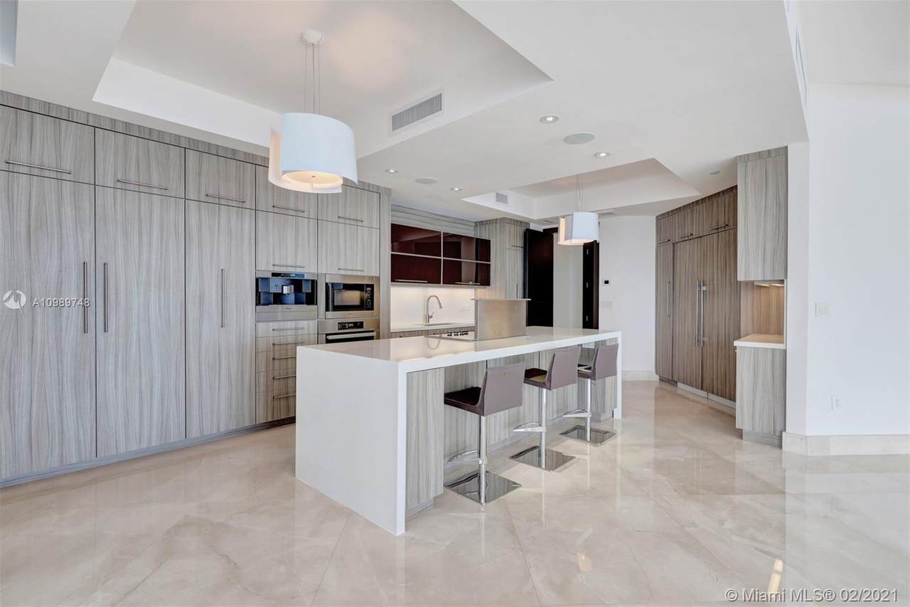 1425 Brickell Ave - Photo 1