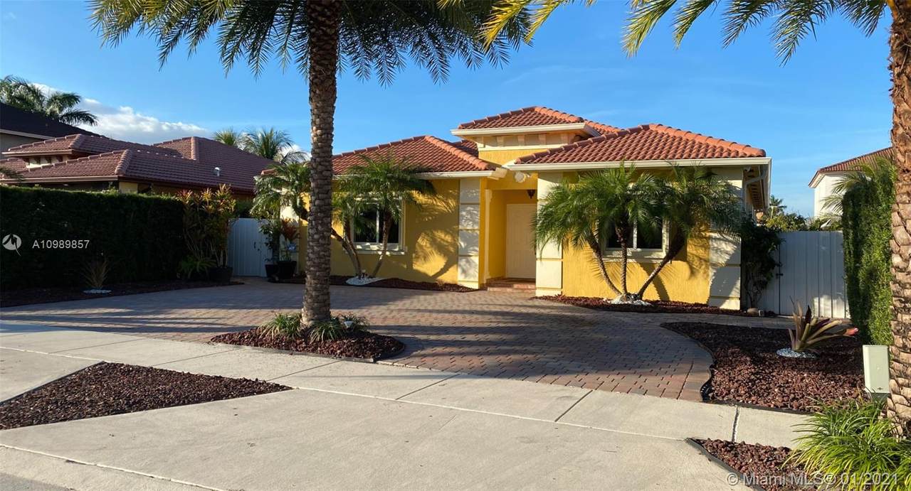 15585 178th Ln - Photo 1
