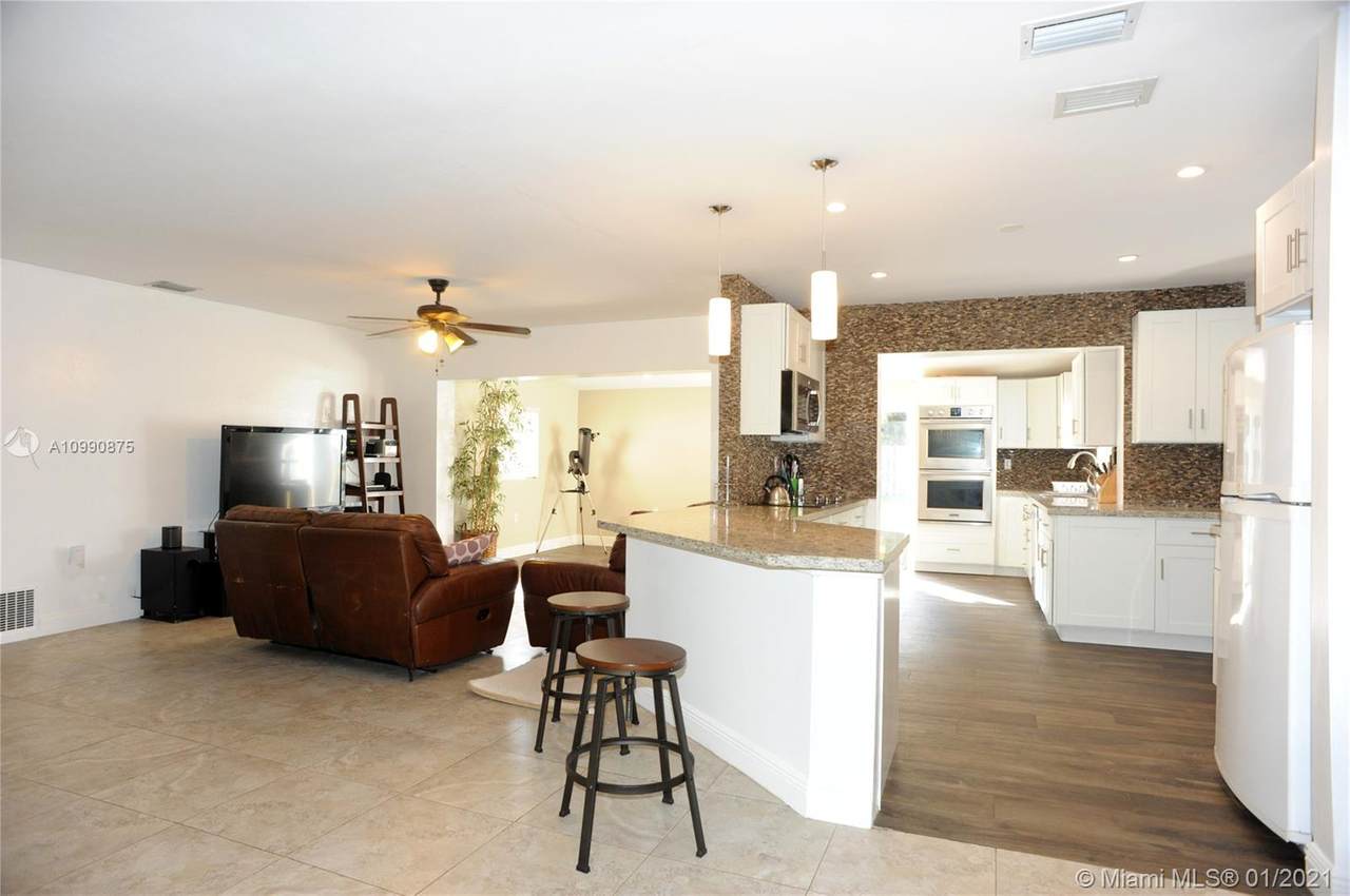 12900 82nd Pl - Photo 1