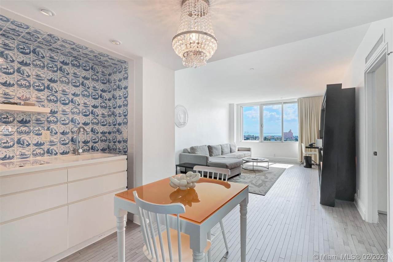 1100 West Ave - Photo 1