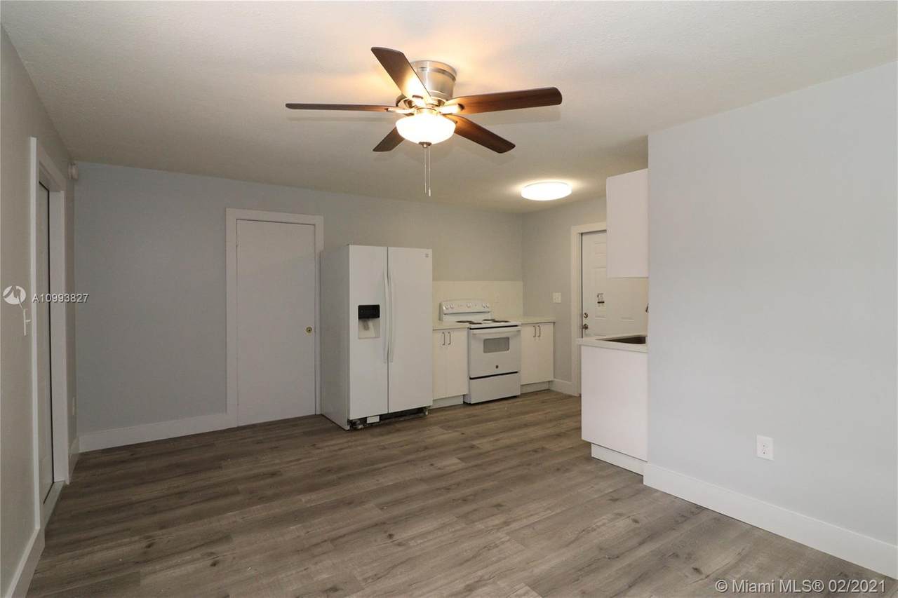 425 64th Ct - Photo 1