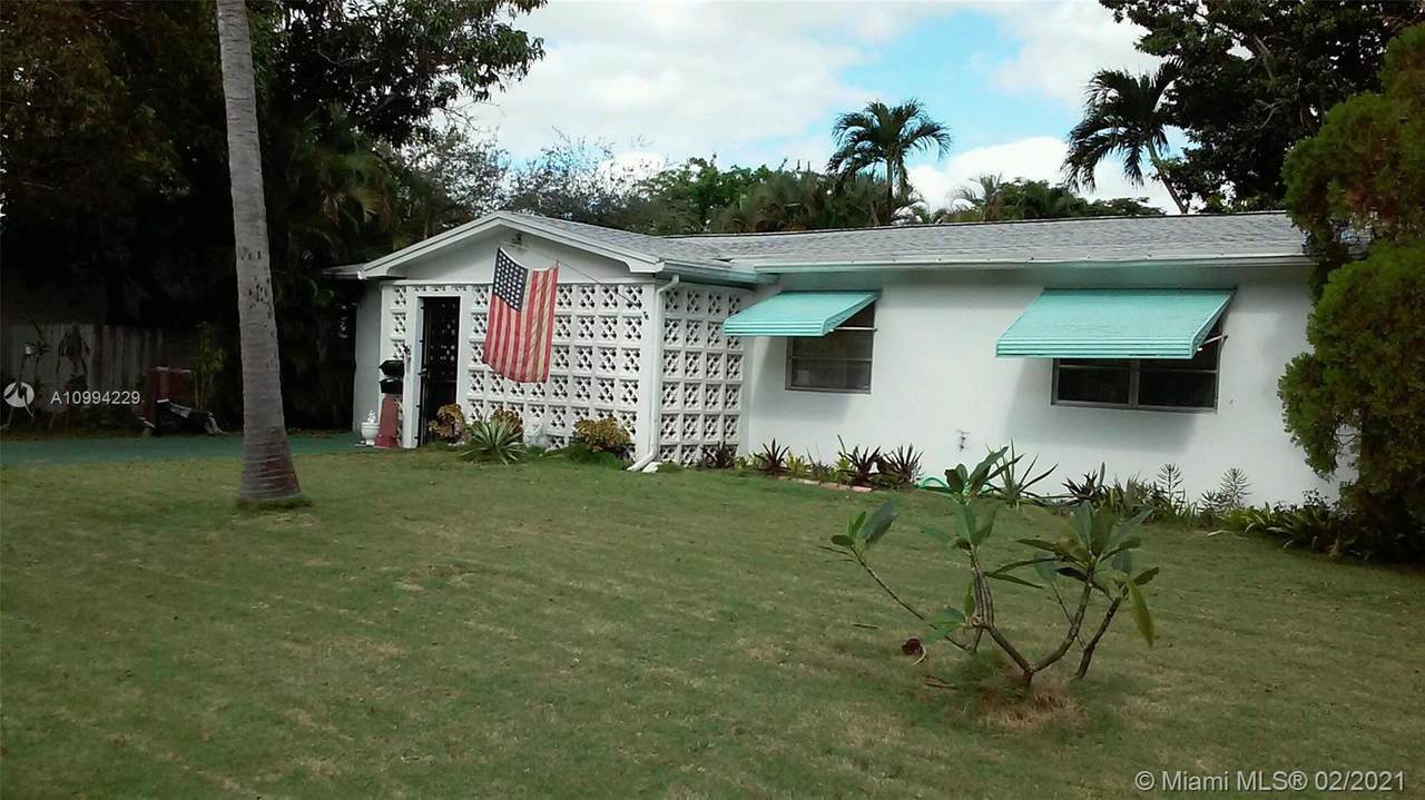 1715 Roosevelt St - Photo 1